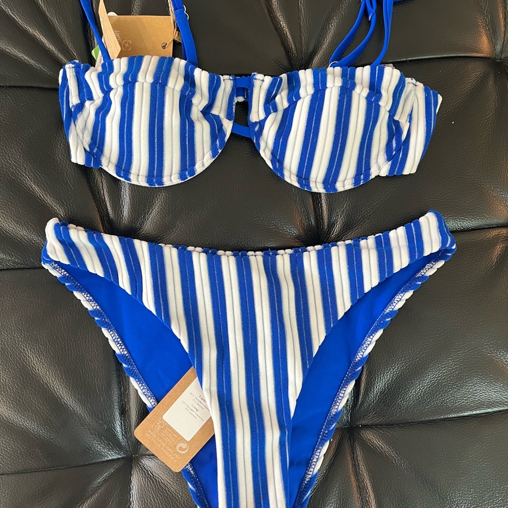 Berlook Terry Cloth Blue and White Striped Bikini Set! Top XS, bottoms Small!